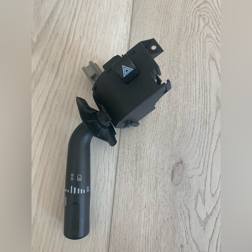 5L3Z13K359AAA Black 12V 3A 2-Way ON-OFF Touch Controlled Normally Open Plug In F